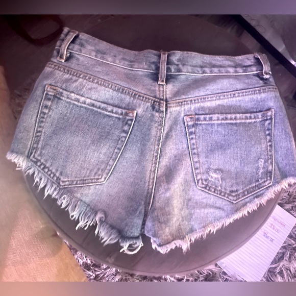 Bullhead High-Rise Short Distressed Shorts Size 25 - Picture 2 of 3